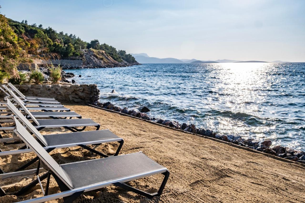Isolina Bodrum Luaran gambar