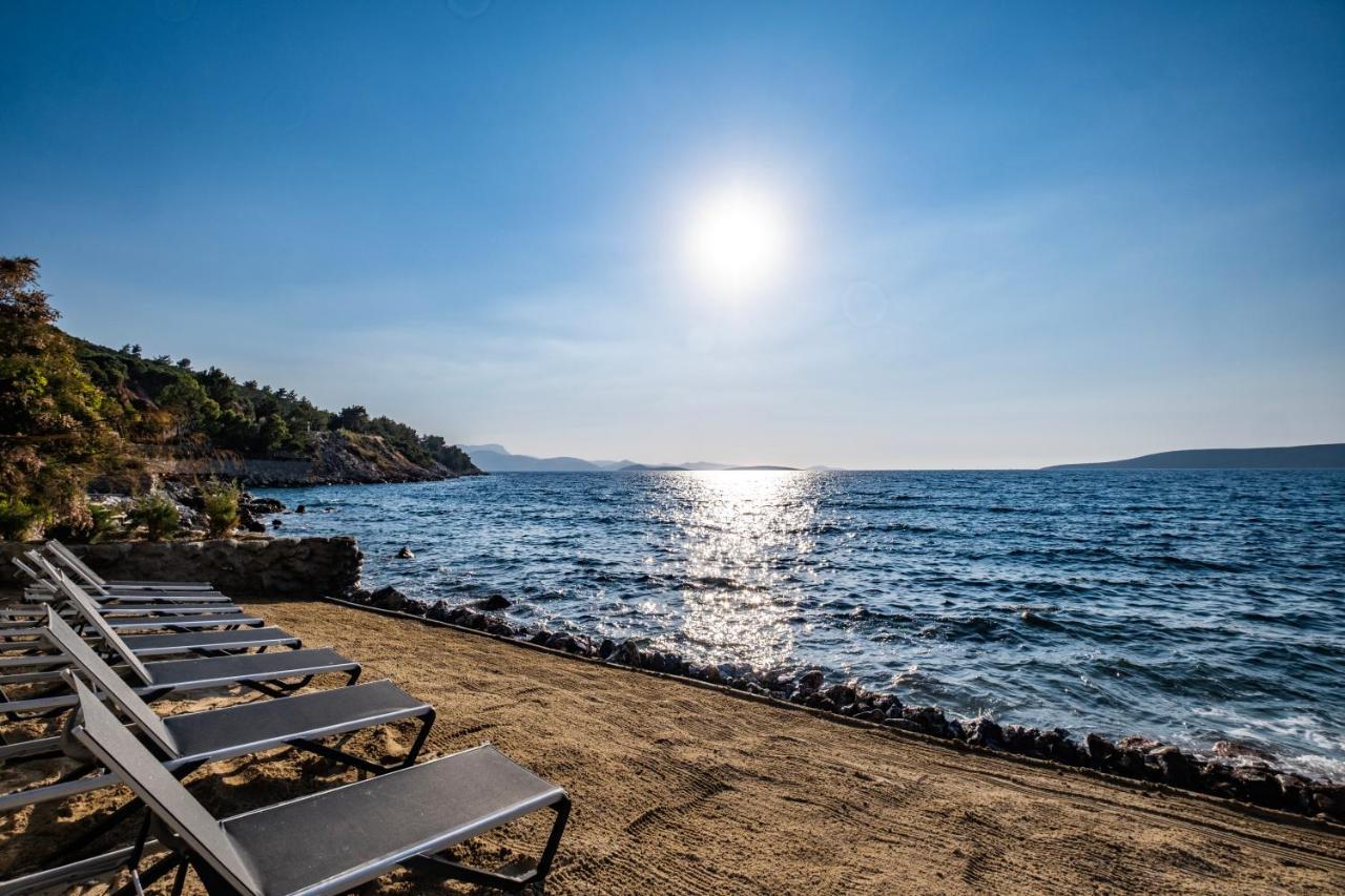 Isolina Bodrum Luaran gambar