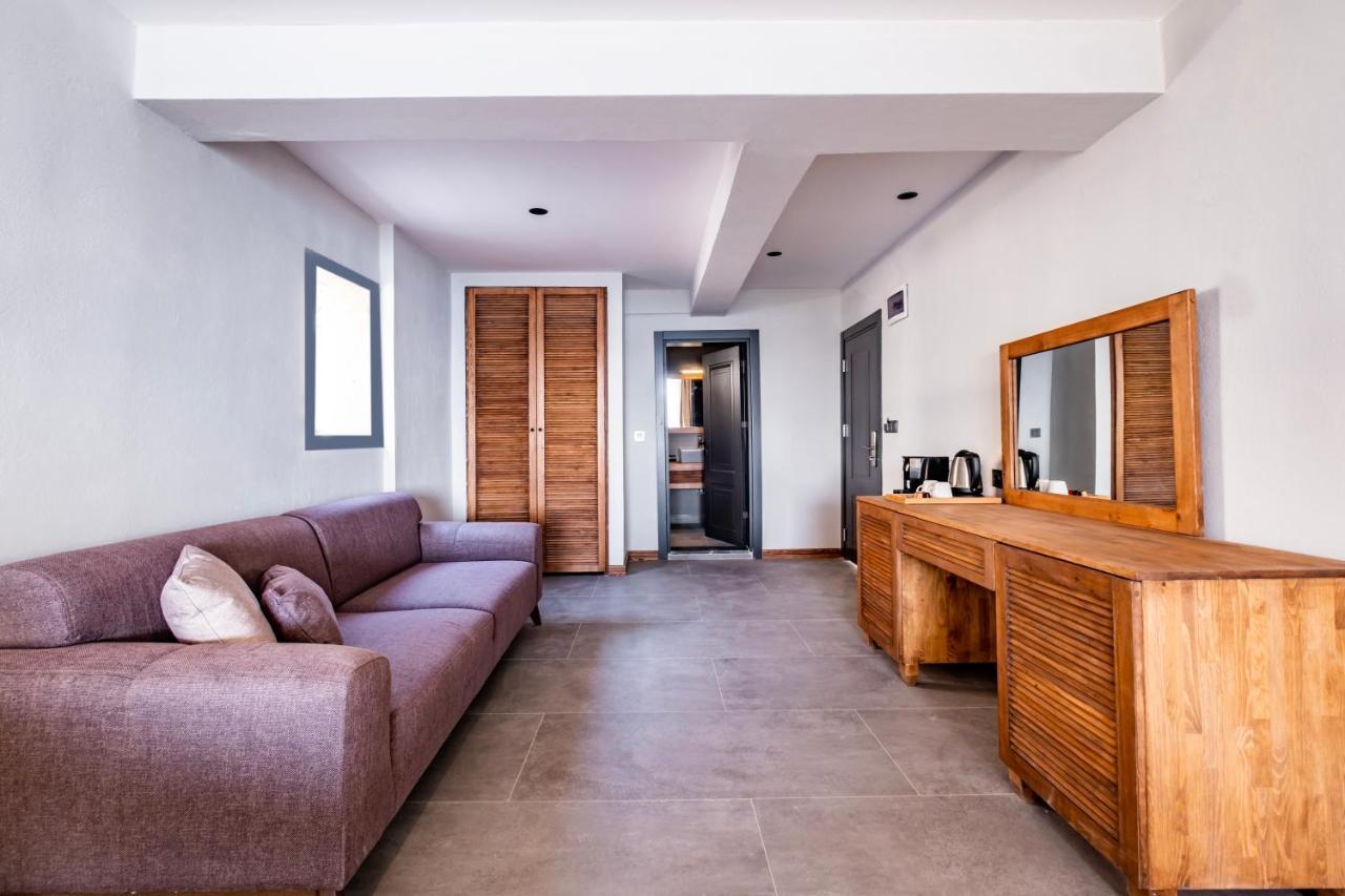 Isolina Bodrum Luaran gambar