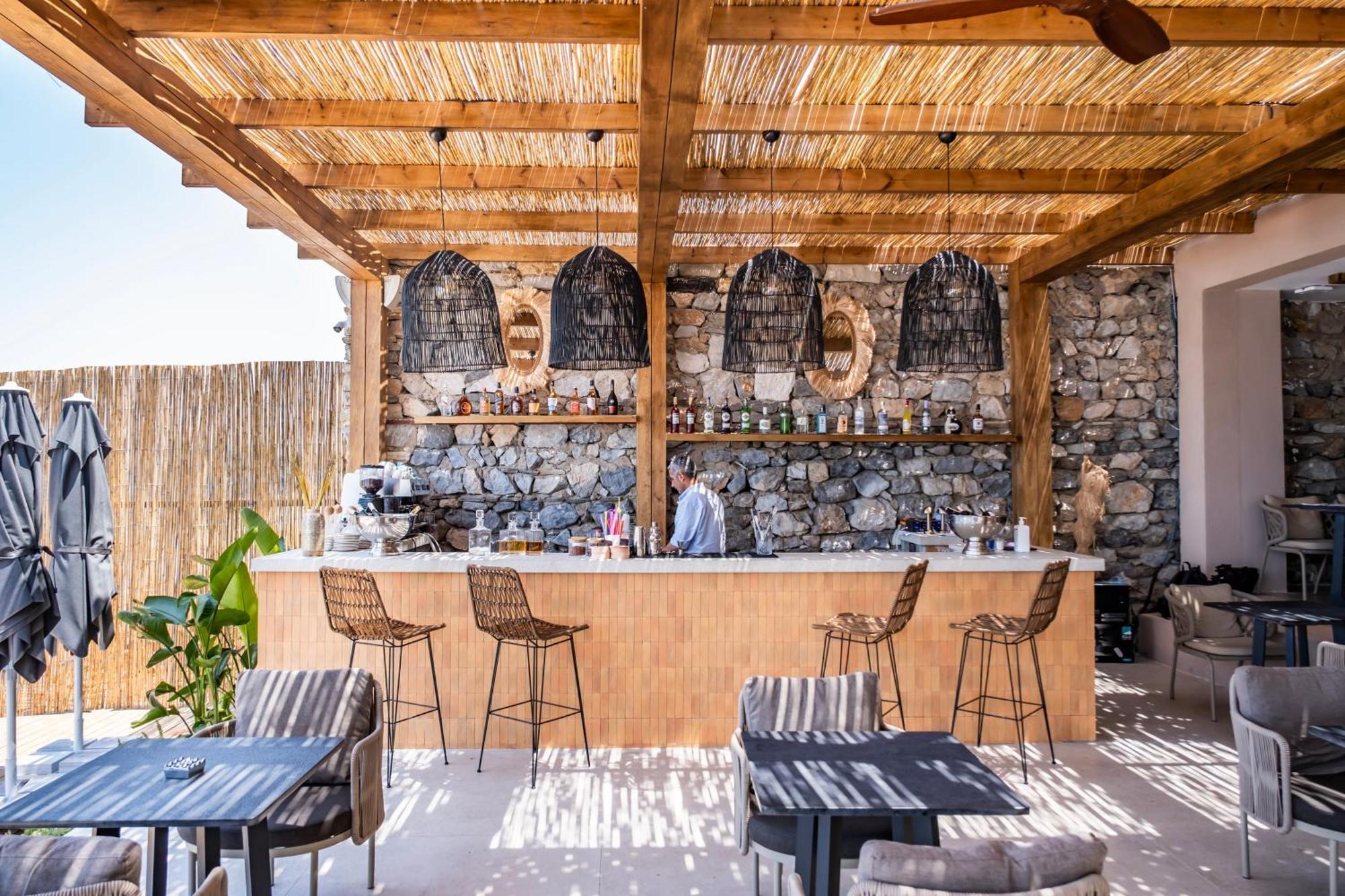 Isolina Bodrum Luaran gambar