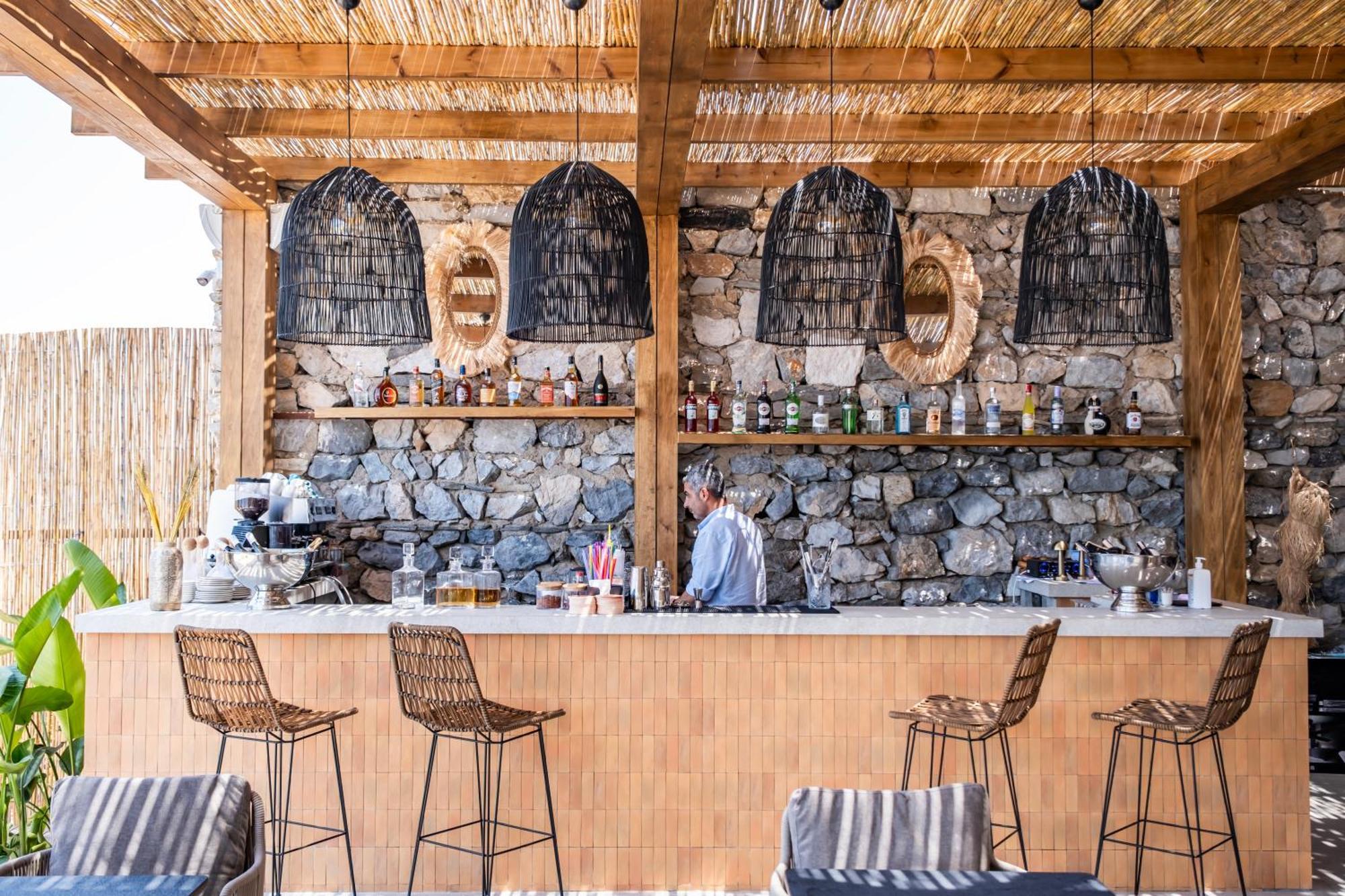 Isolina Bodrum Luaran gambar