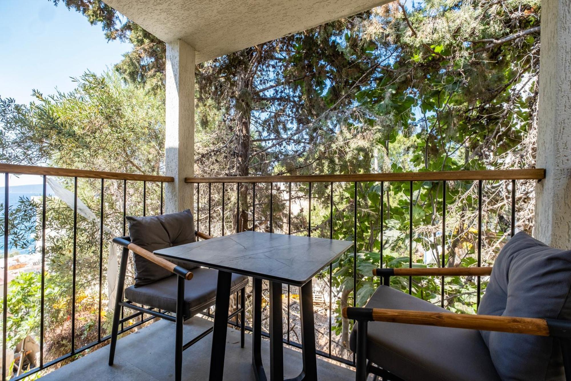 Isolina Bodrum Luaran gambar