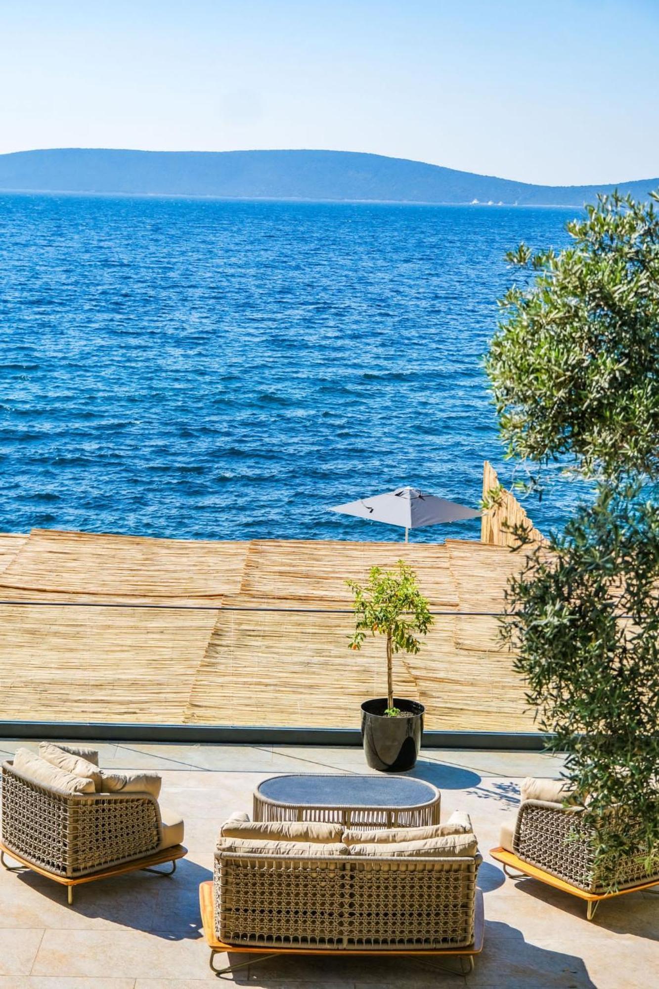 Isolina Bodrum Luaran gambar