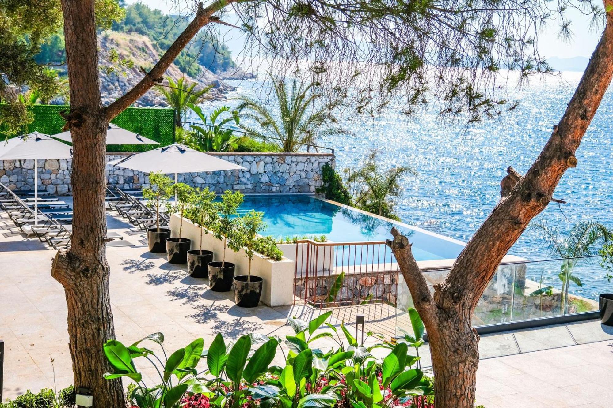 Isolina Bodrum Luaran gambar